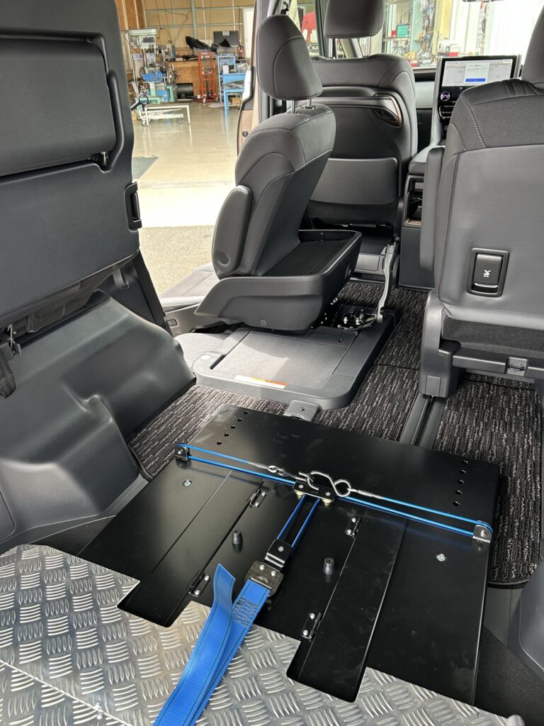 サイドシートリフト車内