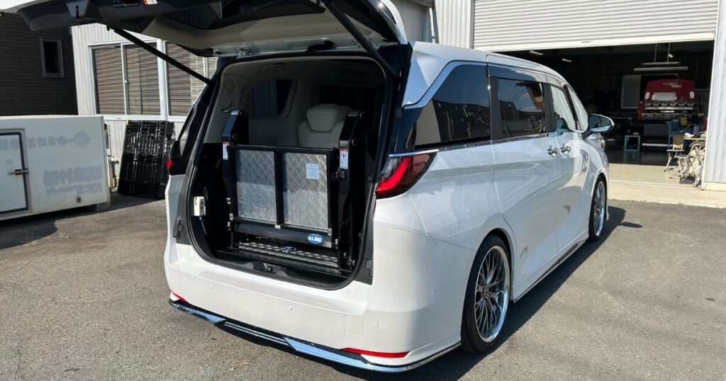 レクサスLM取り付け後